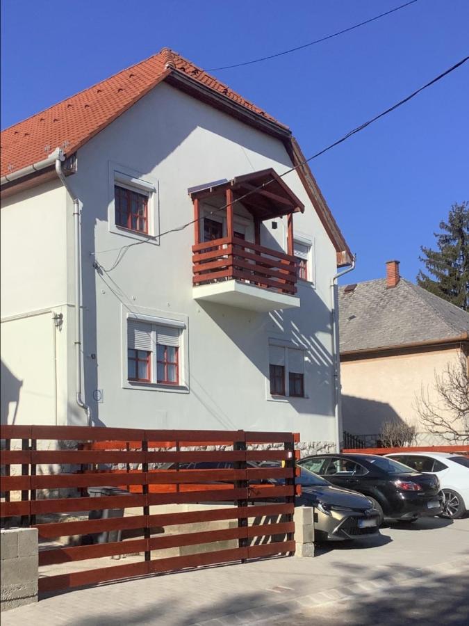 Ezuest Boroka Apartman Erlau Exterior foto