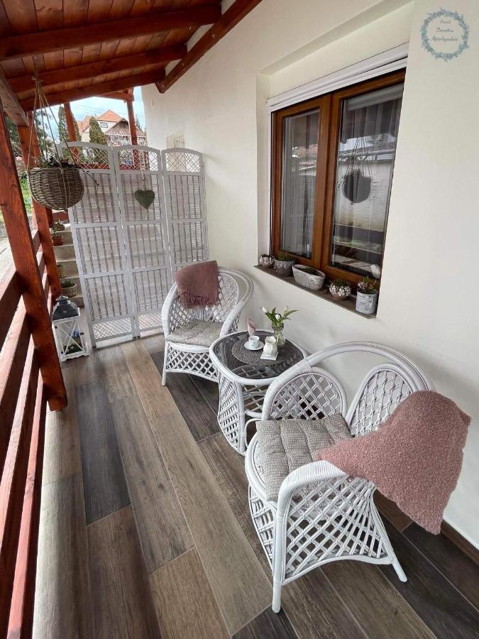 Ezuest Boroka Apartman Erlau Exterior foto